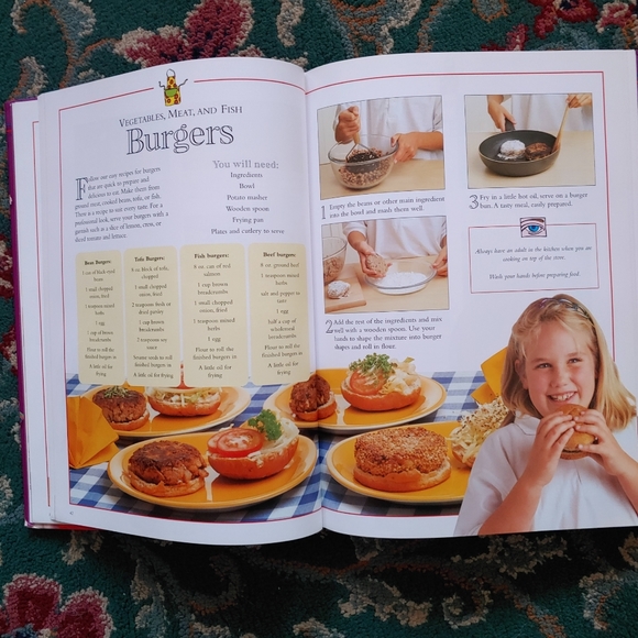 365 Things To Make and Do Book for Kids - Picture 10 of 11